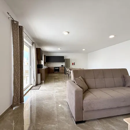 New Apartment! Walking Distance To The Three Cities By Sf Homes